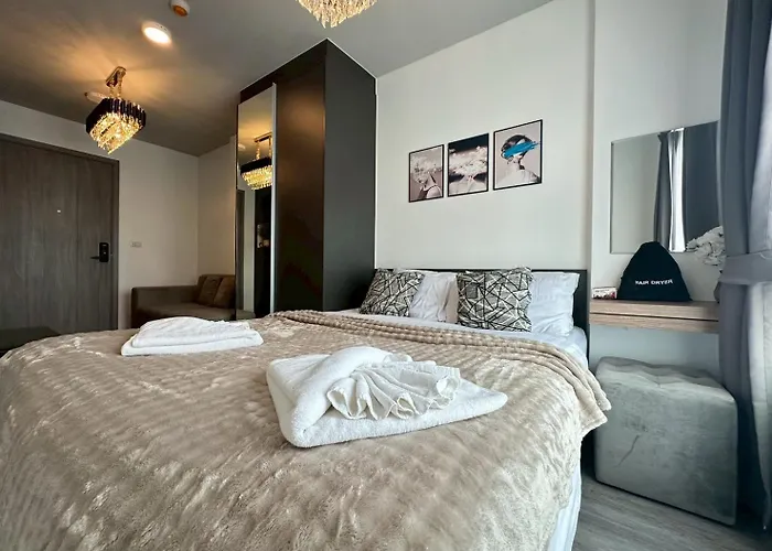 Monte Rama 9 Near Jodfair Market Apartment